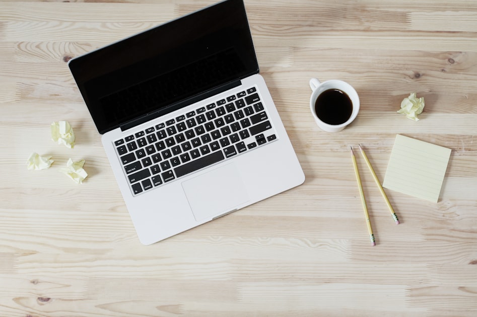 small business website visual audit checklist for blog post images showing quality standards for brand-consistent presentation
